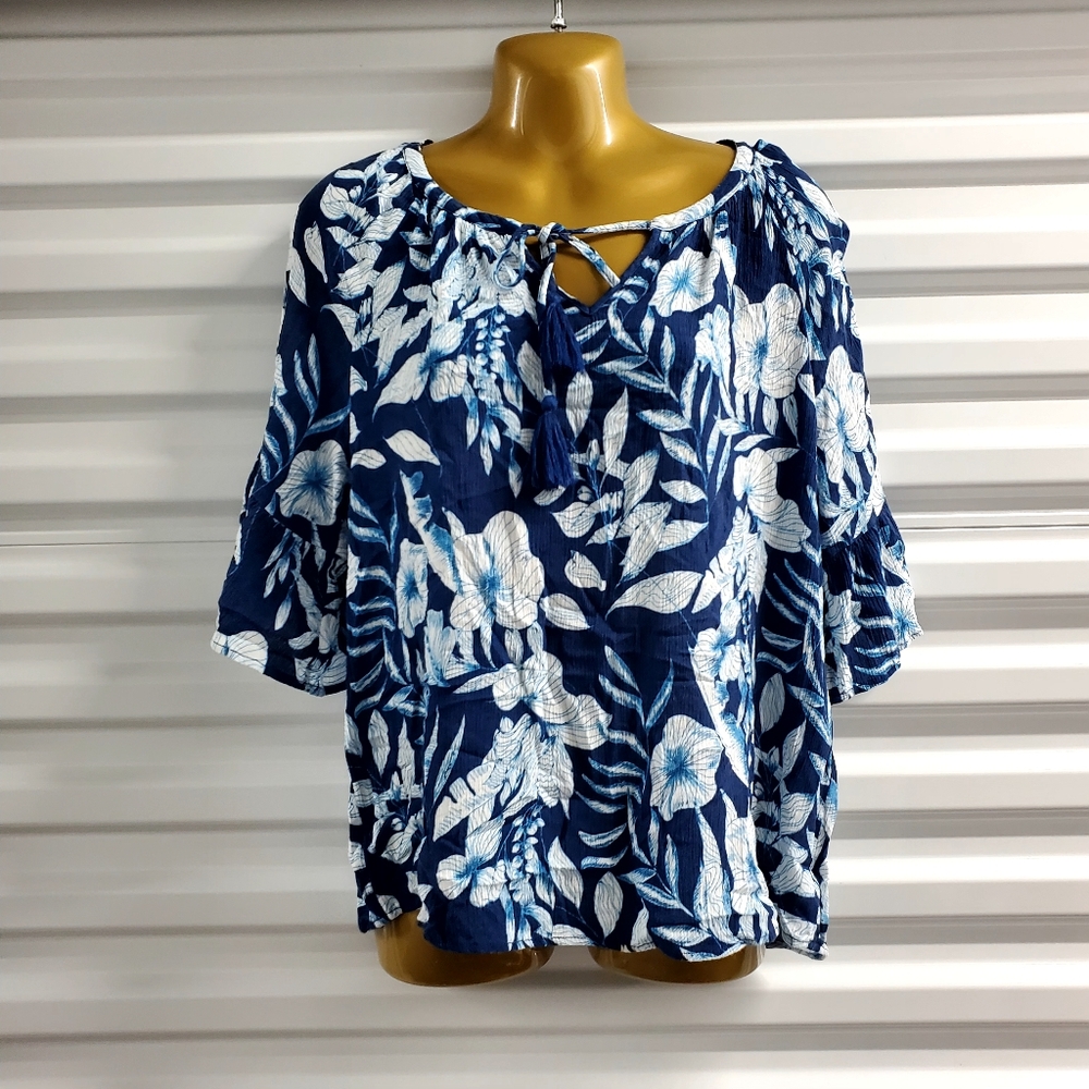 SUZanne Grae boho blue white floral blouse
